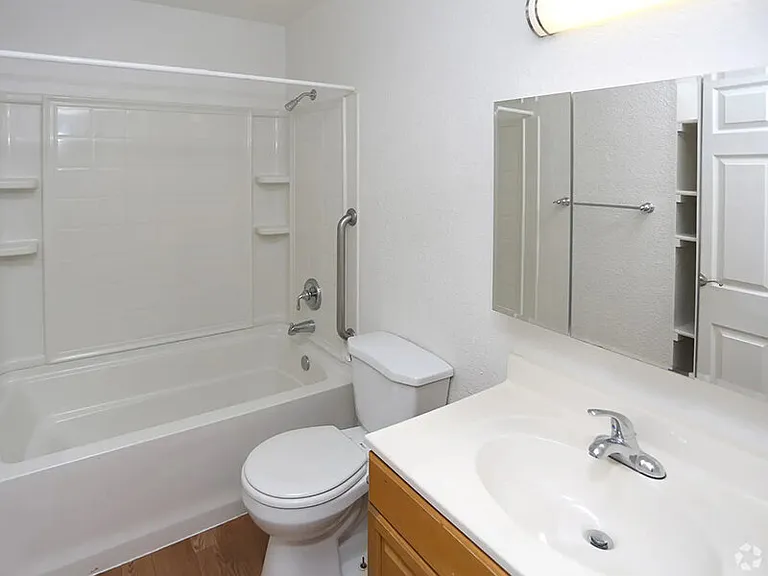 Berryhill Apartments — Photo 9