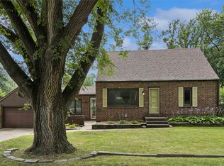 1900 NW 82nd St, Clive, IA 50325