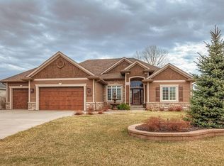 2408 W 10th Ave, Indianola, IA 50125