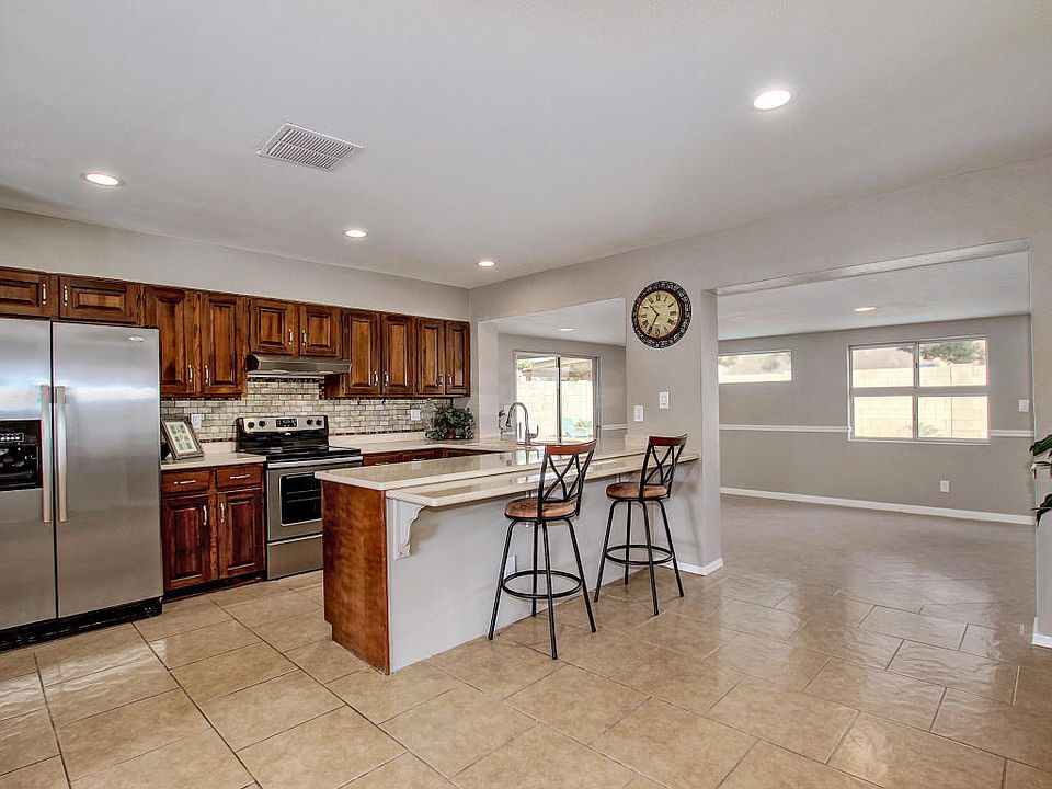 1st image of 11833 N 40th Dr