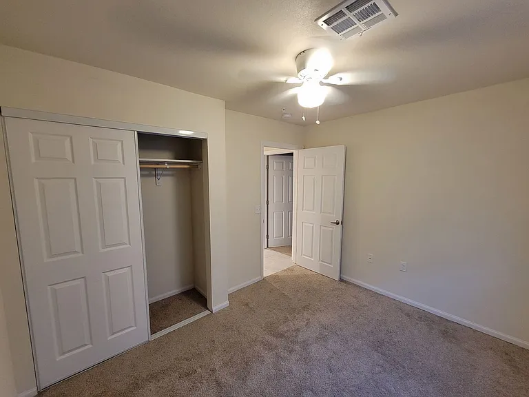 2728 Brighton St — Photo 11