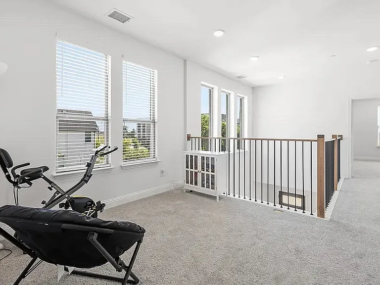 2532 Campden Mews — Photo 17