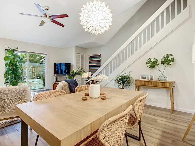 660 Aquatic Dr — Photo 43