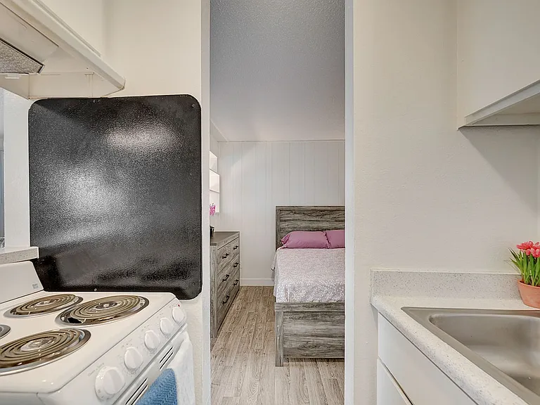 4050_Palos Verdes St_model-22