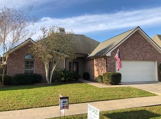303 Jenci Dr, Broussard, LA 70518