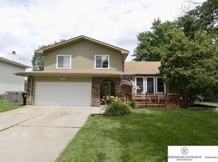 810 Gayle St, Papillion, NE 68046