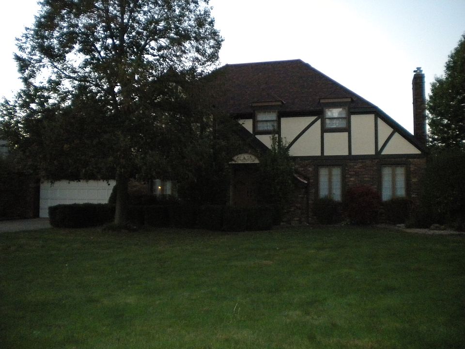 1st image of 810 Lincoln St