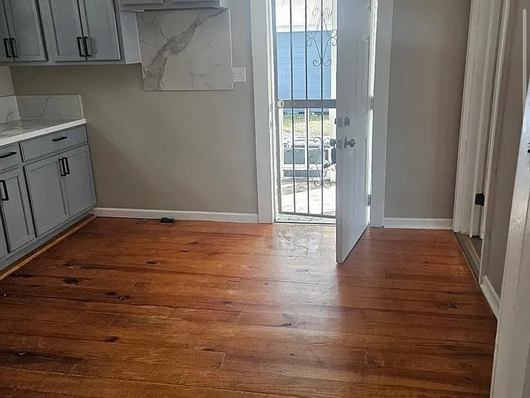 3262 Hiawatha St — Photo 4
