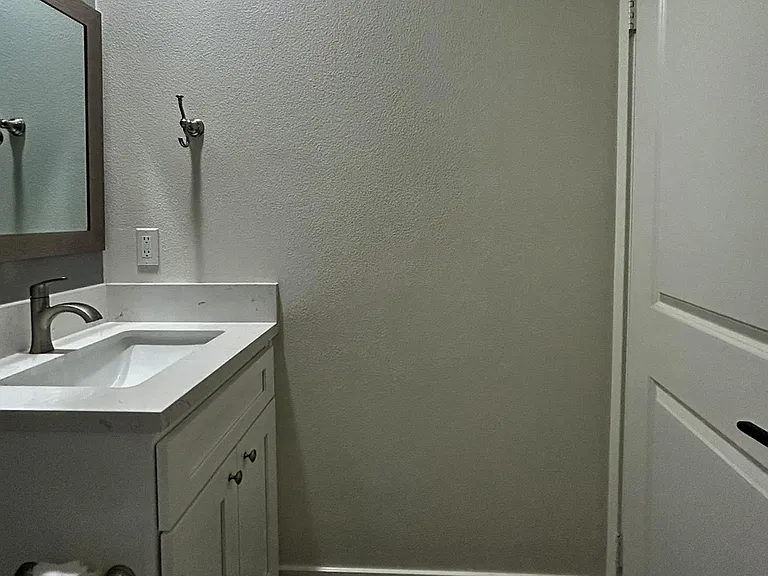 8425 Telegraph Rd — Photo 17