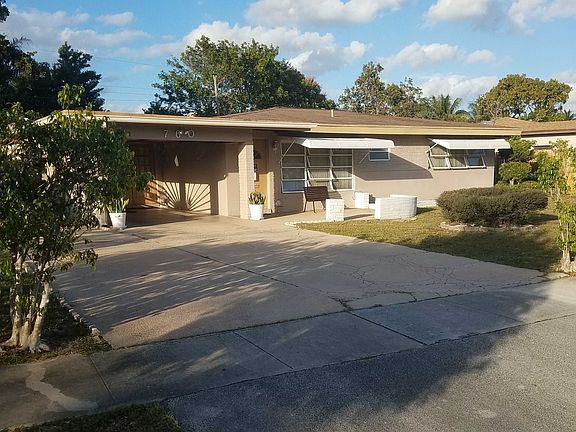 2nd image of 760 W Evanston Cir