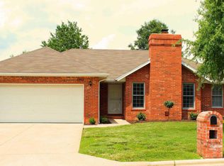 1303 W Timberview Rd, Nixa, MO 65714