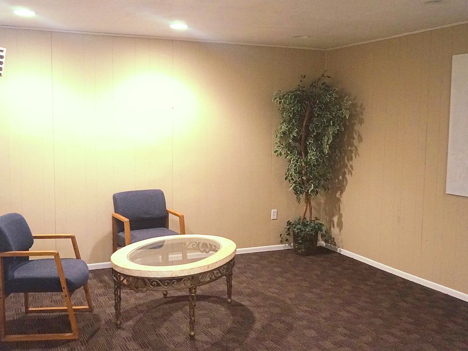 Main Receptionist Area (shared)