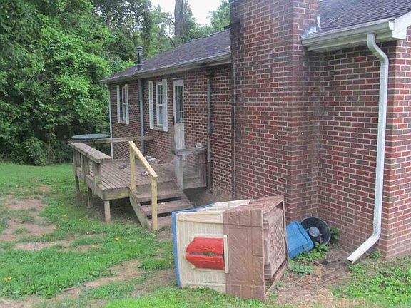 3rd image of 841 McCorkle Rd