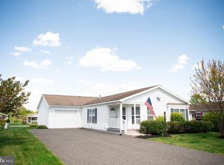 1 Nuthatch Ct E, Bechtelsville, PA