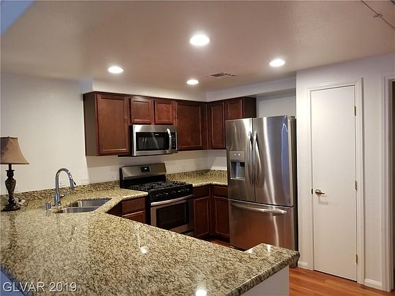 3rd image of 3400 Cabana Dr Unit 1052