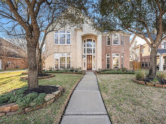 3rd image of 16807 Destrehan Dr #1