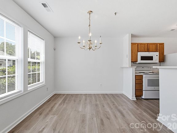 5th image of 3965 Mohawk Ct