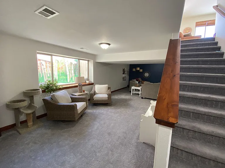 1363 Donegal St — Photo 8