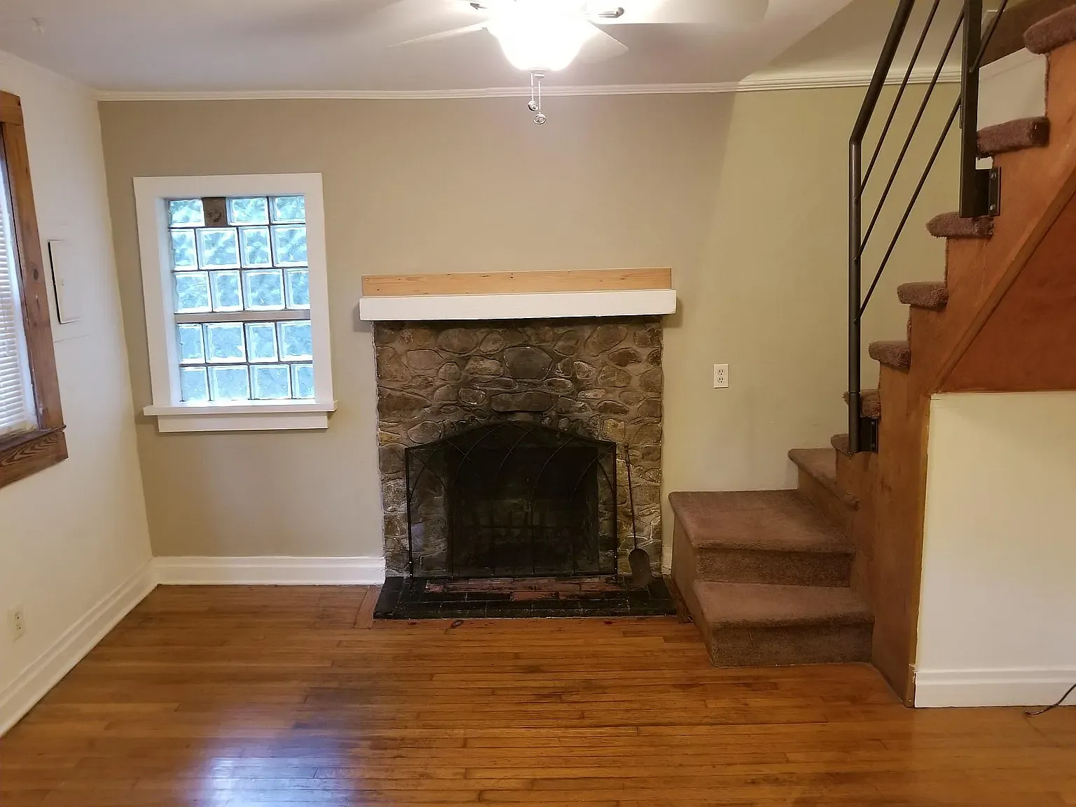 3 bed, 875 sqft, $1,900 — Photo 4