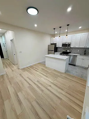 Rented by Tolmas Corporation | media 10