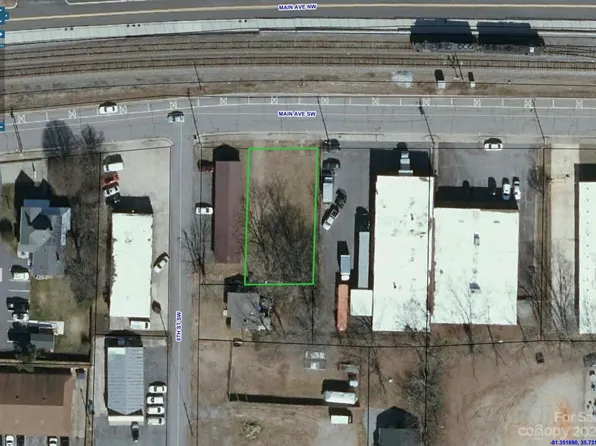747 Main Ave SW, Hickory, NC 28602
