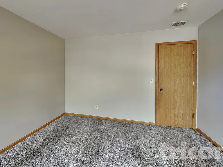 719 S Bayles Dr — Photo 5