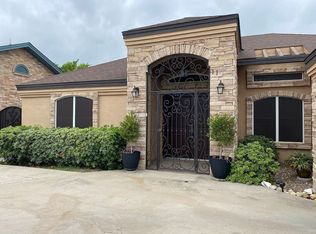 112 Broadcrest Dr #1, Laredo, TX 78045