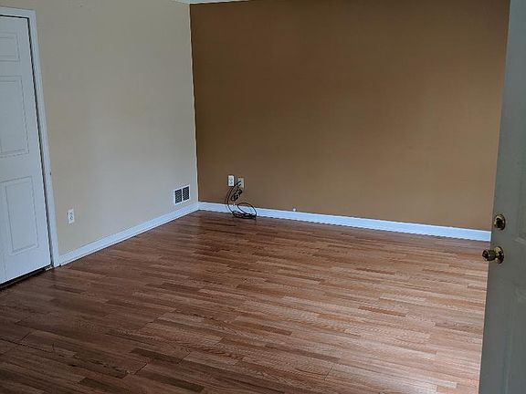 4th image of 30743 Palmer Blvd