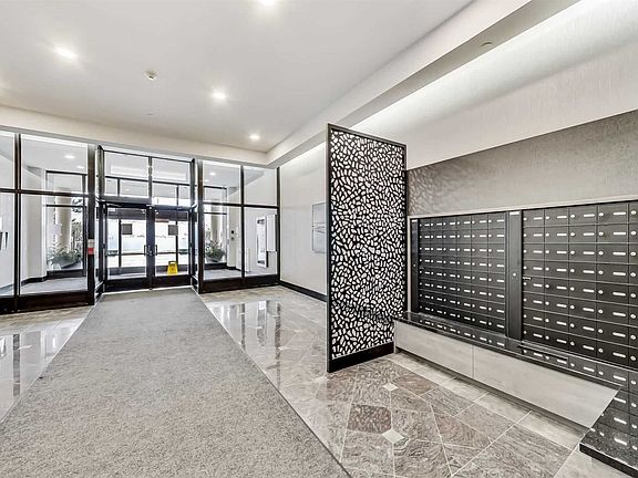 5th image of 1 Leaside Park Dr #615