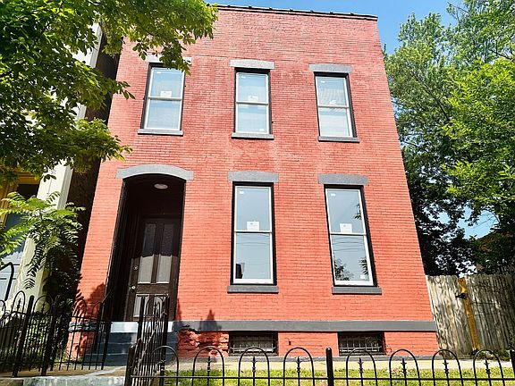 2nd image of 1921 California Ave #1