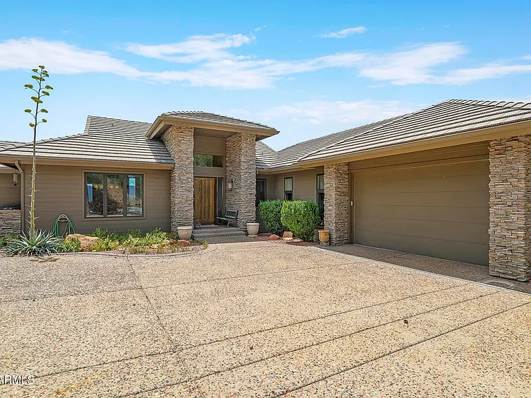 804 N Grapevine Dr — Photo 5