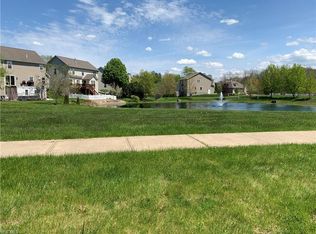 103 Squires Ln, Chardon, OH 44024