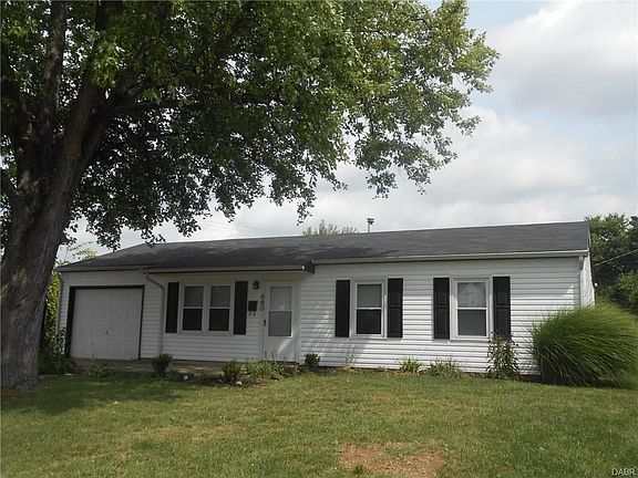 3rd image of 860 Richard Dr