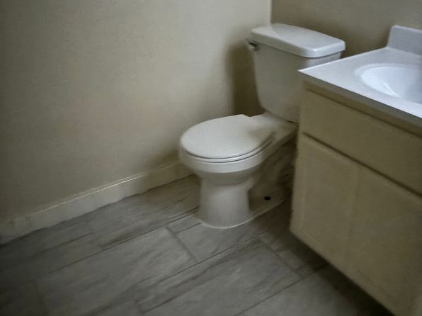 1665 W 11th Pl APT 107