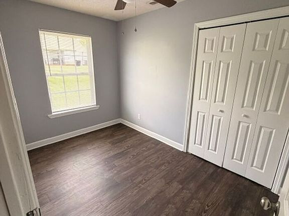 3rd image of 948 Wildwood Ln