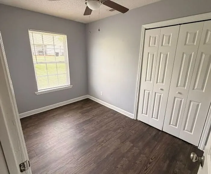 948 Wildwood Ln — Photo 3