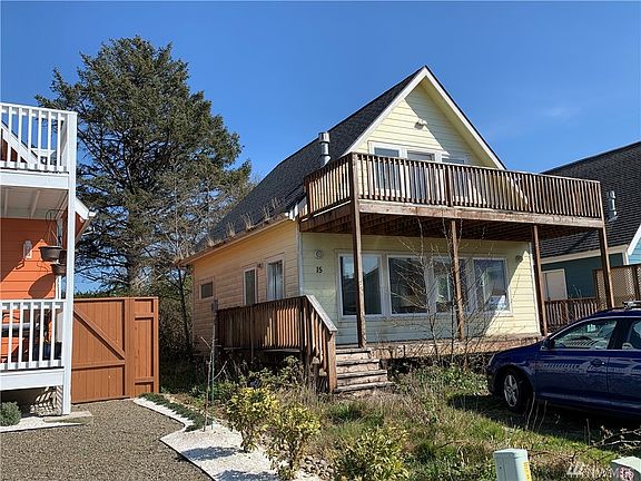 2nd image of 15 Darien Ln E