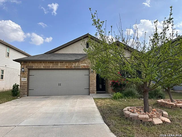 4 bed, 3.0 bath, 2506 sqft, $2,600 — Photo 2