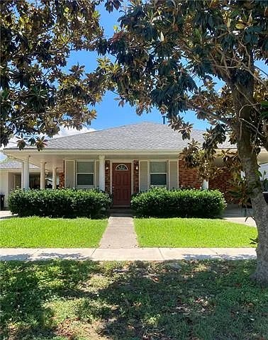 2 bed, 1.0 bath, 900 sqft, $1,600 — Photo 1