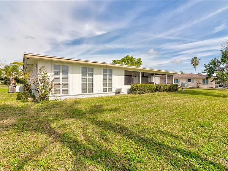 37 Oakland Hills Pl — Photo 36