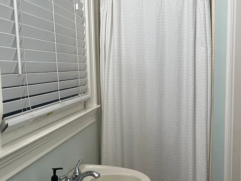 Small full bathroom