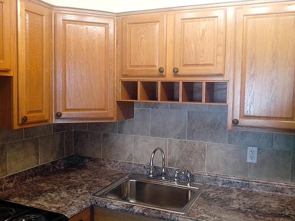 5th image of 909 Pine Dr