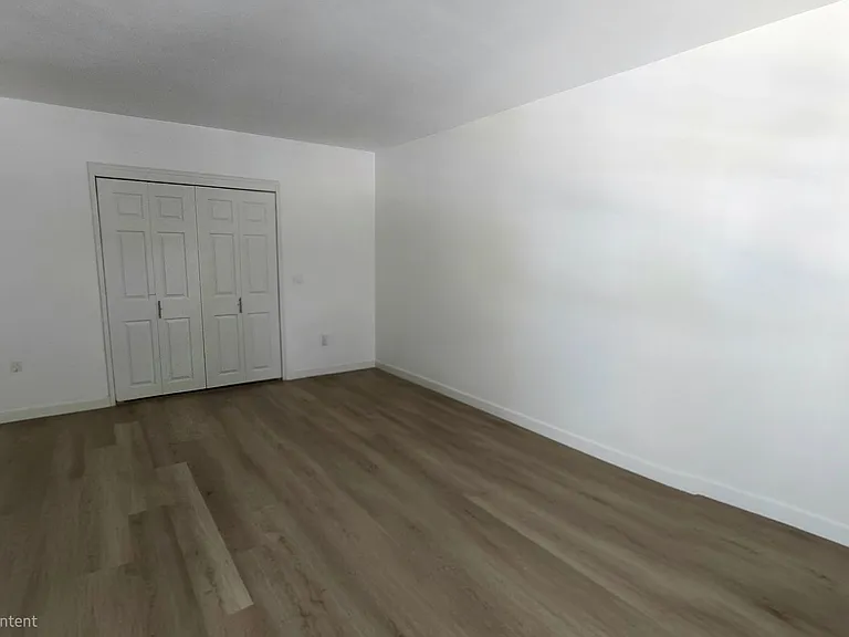 2160 Center Ave #2M — Photo 6