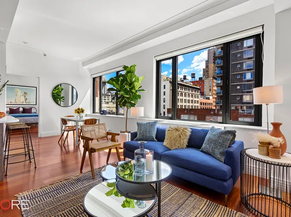 305 West 16th Street image 1 of 17