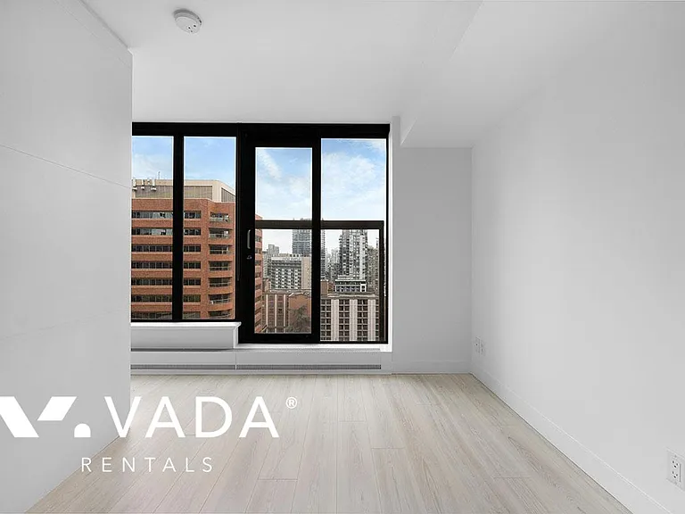 1133 Hornby St #1503 — Photo 7