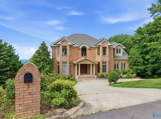5 Saint Charles Rd SE, Huntsville, AL 35801
