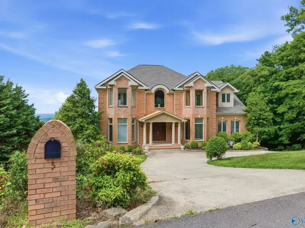 5 Saint Charles Rd SE, Huntsville, AL 35801