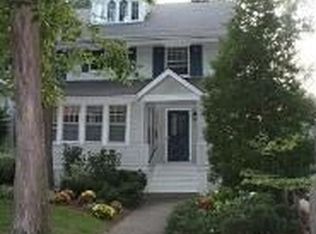 431 8th St, Wilmette, IL 60091