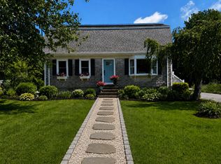 3 Crestfield St, Mattapoisett, MA 02739