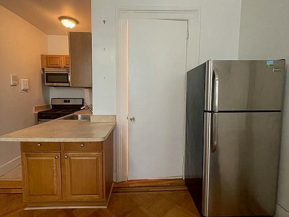 4th image of 108 Montague St APT 3F